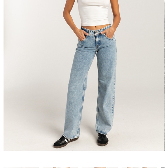 Levi's Light Blue Straight Leg Women's Jeans - Picture 1 of 4